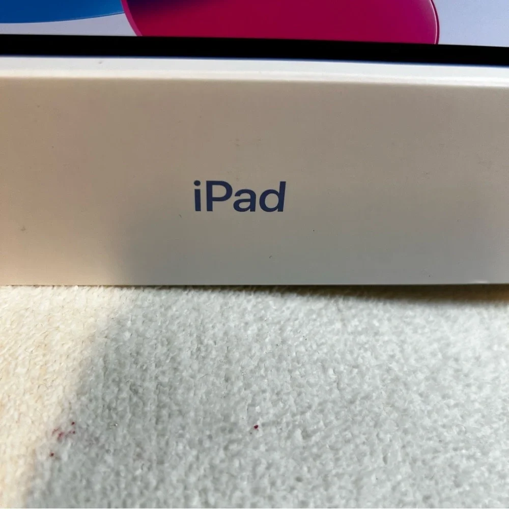 Lot of 4 Items iPad, iPad Pro, iPhone 7 Plus and iPhone 14+ Empty Boxes.
